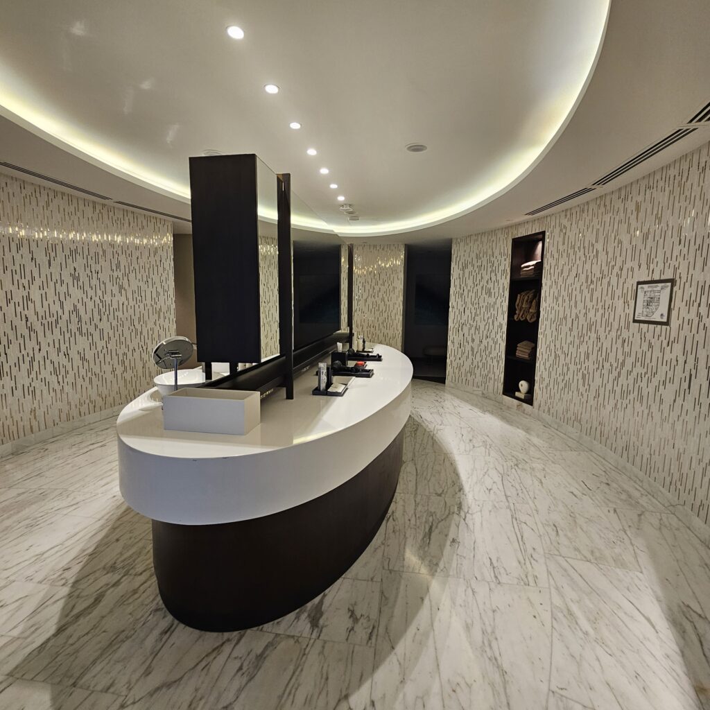 Ritz-Carlton Baku Men's Changing Room