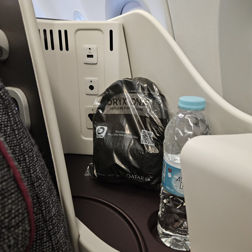 Qatar Airways Airbus A320 Business Lie Flat Headset & Water