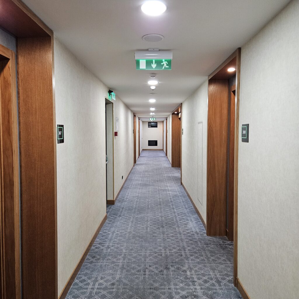 Holiday Inn Yerevan Republic Square Rooms Hallway