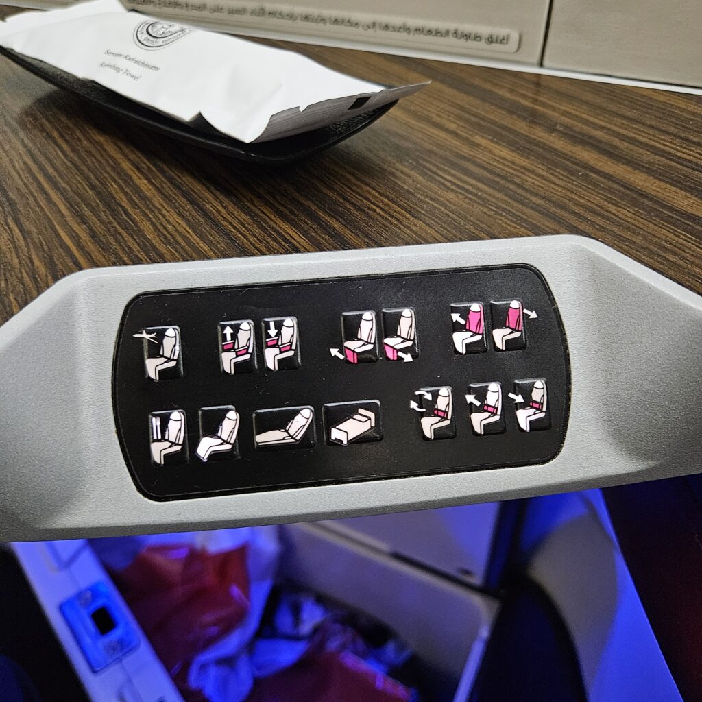 Qatar Airways Boeing 787-8 Business Class Seat Controls