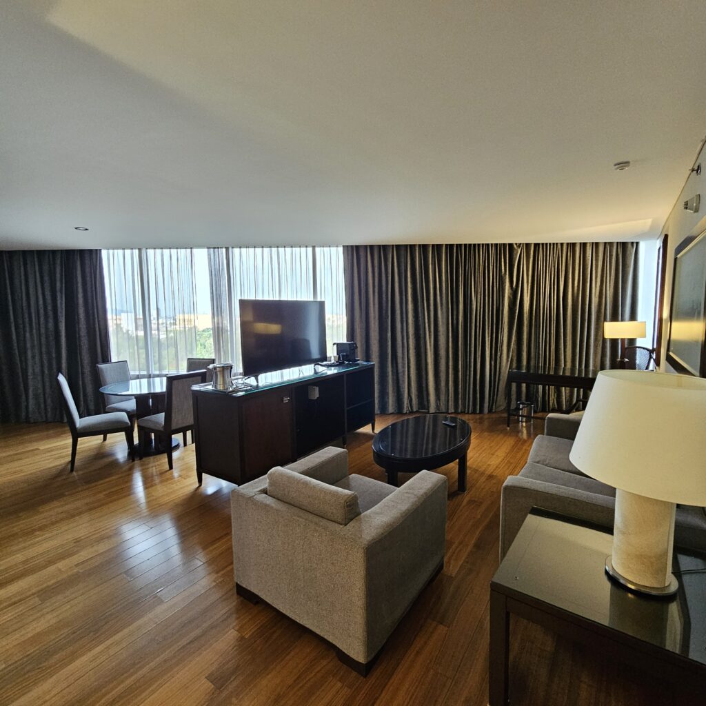 Hilton Mexico City Reforma Master Suite Living Room