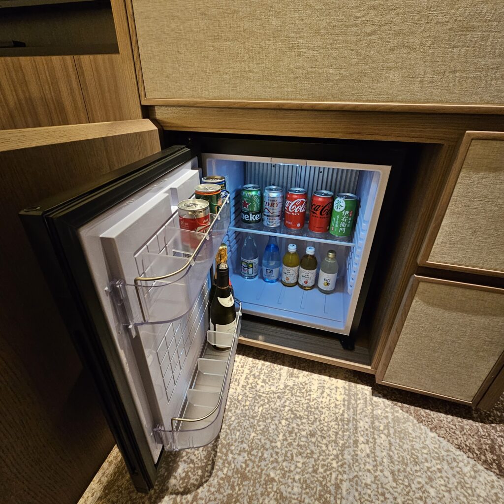 ANA InterContinental Tokyo Classic Room Minibar