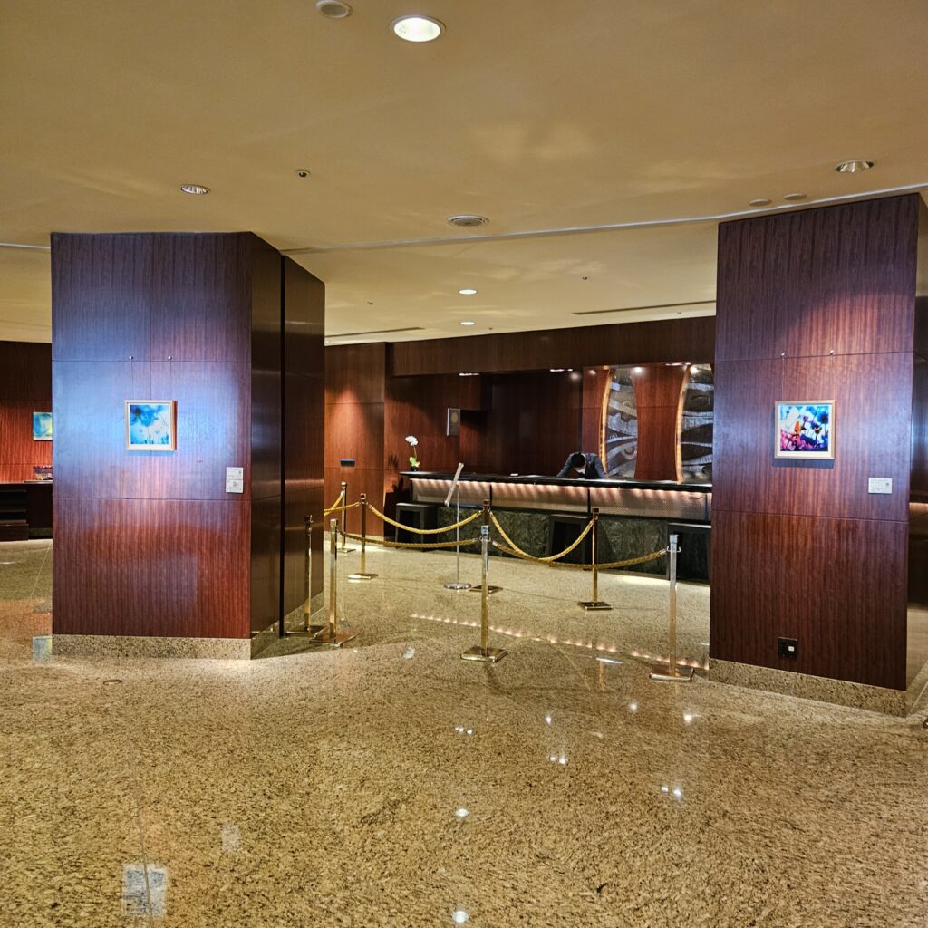 ANA InterContinental Tokyo Front Desks