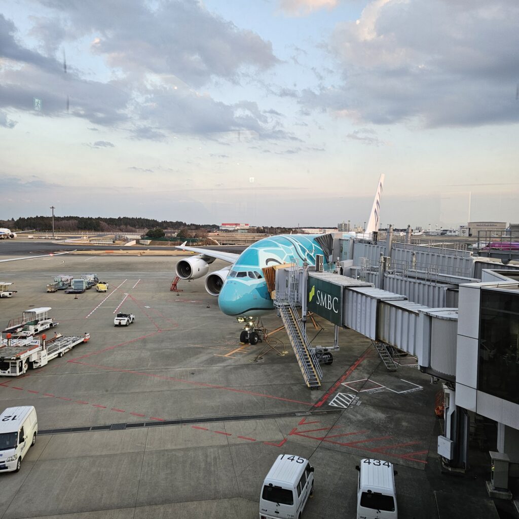 ANA Suite Lounge NRT Runway View