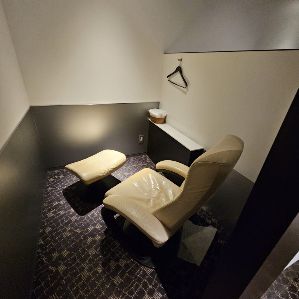 ANA Suite Lounge NRT Private Seats