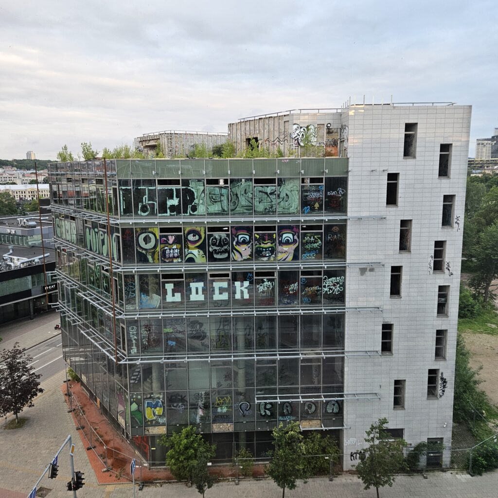 Courtyard Vilnius Superior King Room View