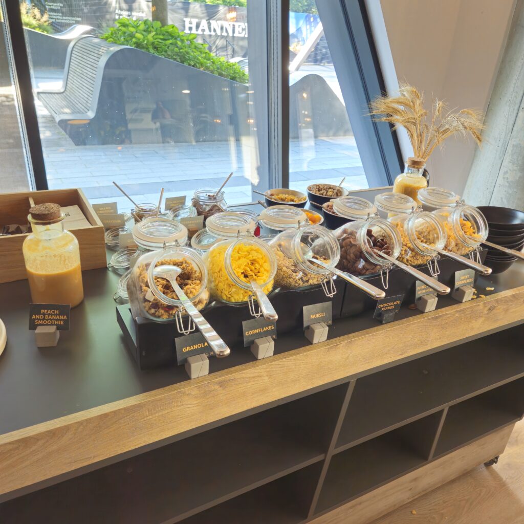 Courtyard Vilnius Solt Dining Breakfast Cereal