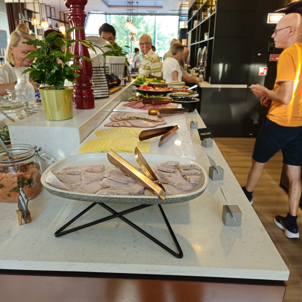 Courtyard Vilnius Solt Dining Breakfast Cold Cuts