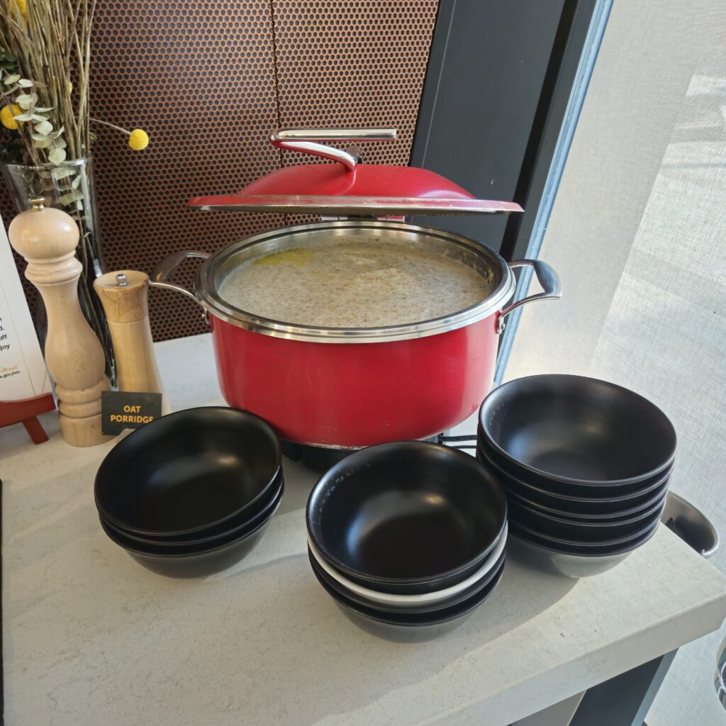 Courtyard Vilnius Solt Dining Breakfast Porridge