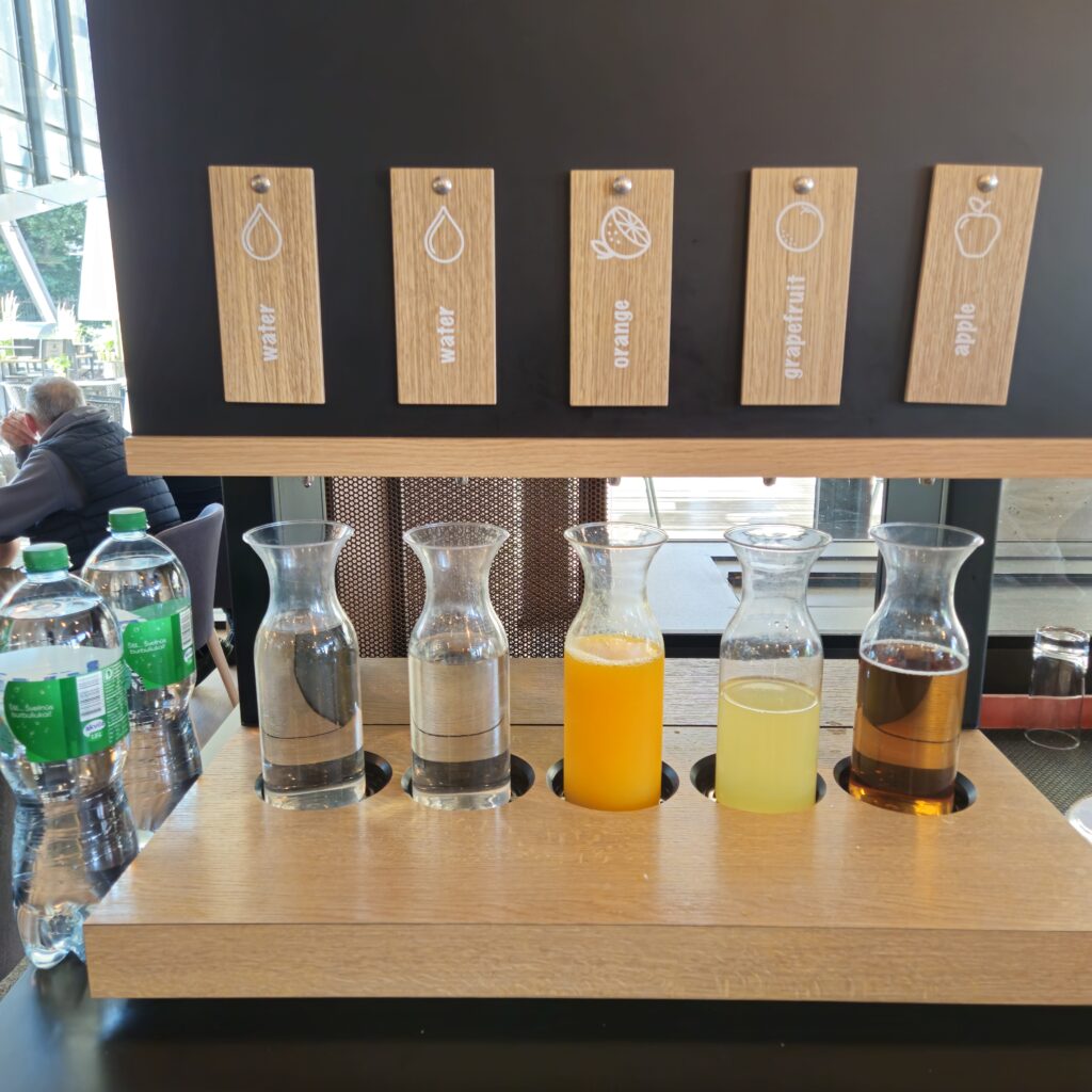 Courtyard Vilnius Solt Dining Breakfast Drinks