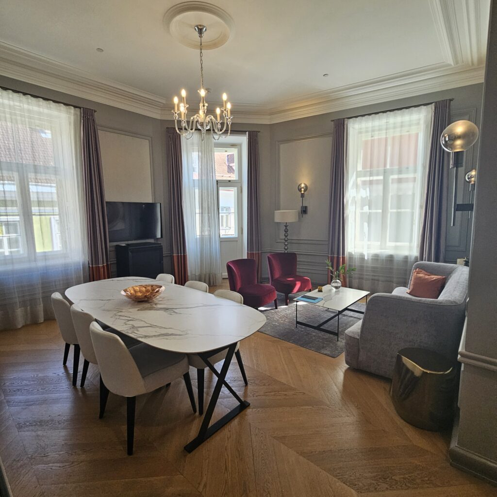 Hotel Telegraaf, Autograph Collection Siemens Suite Living Room