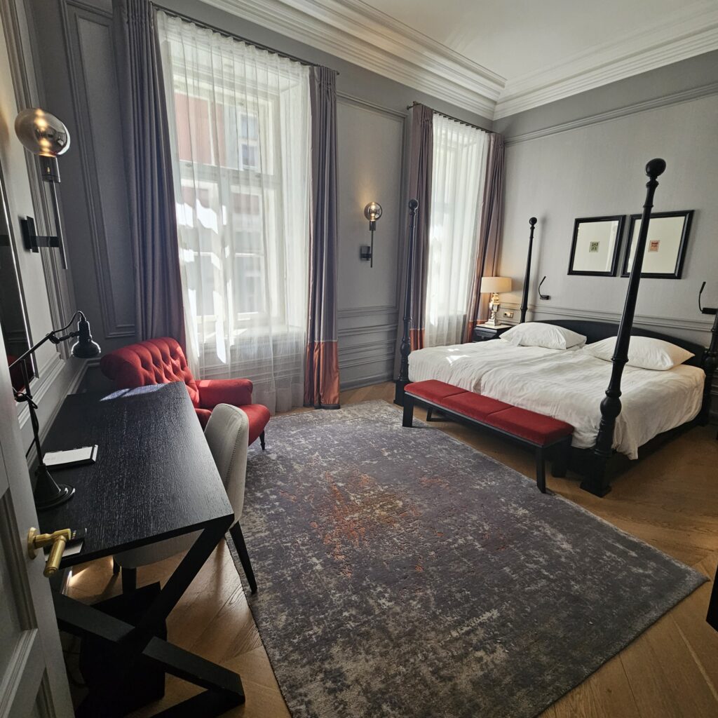 Hotel Telegraaf, Autograph Collection Siemens Suite Bedroom