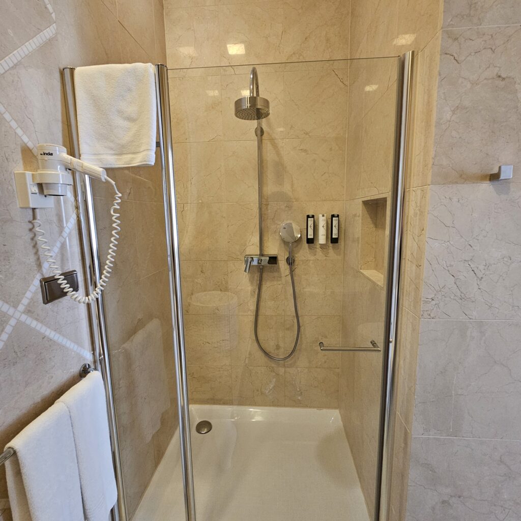 Hotel Telegraaf, Autograph Collection Siemens Suite Bathroom Shower