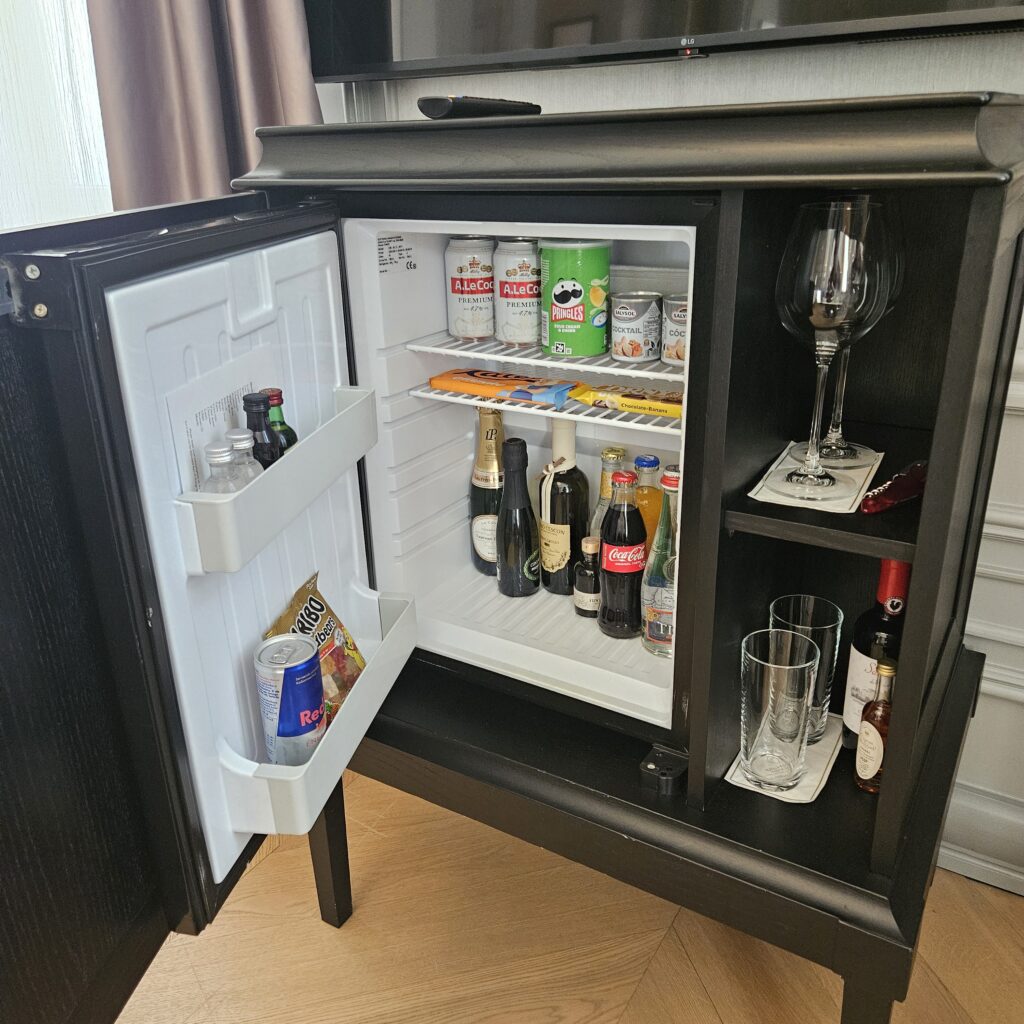 Hotel Telegraaf, Autograph Collection Siemens Suite Minibar