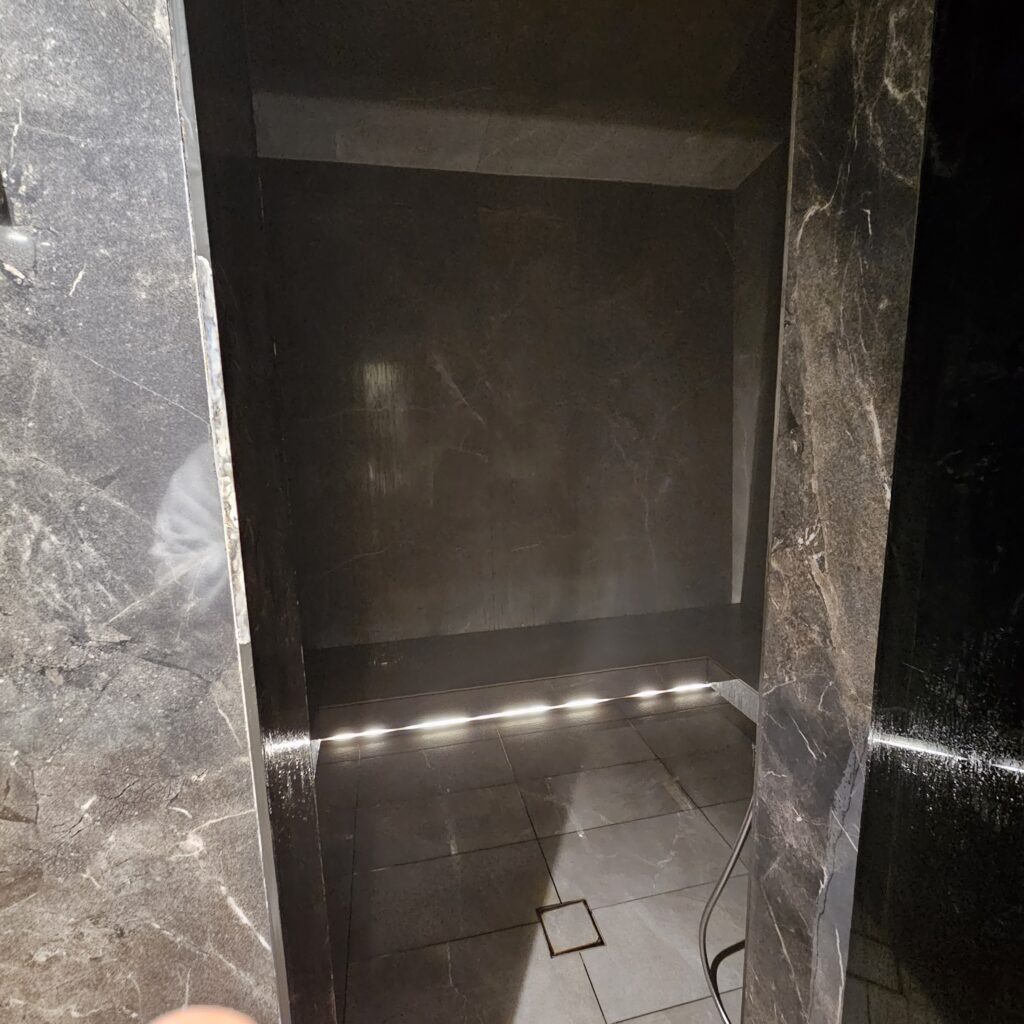 Hotel Telegraaf, Autograph Collection Steam Room