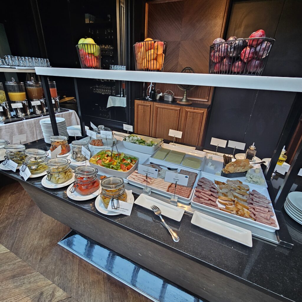 Hotel Telegraaf, Autograph Collection Restaurant Tchaikovsky Breakfast