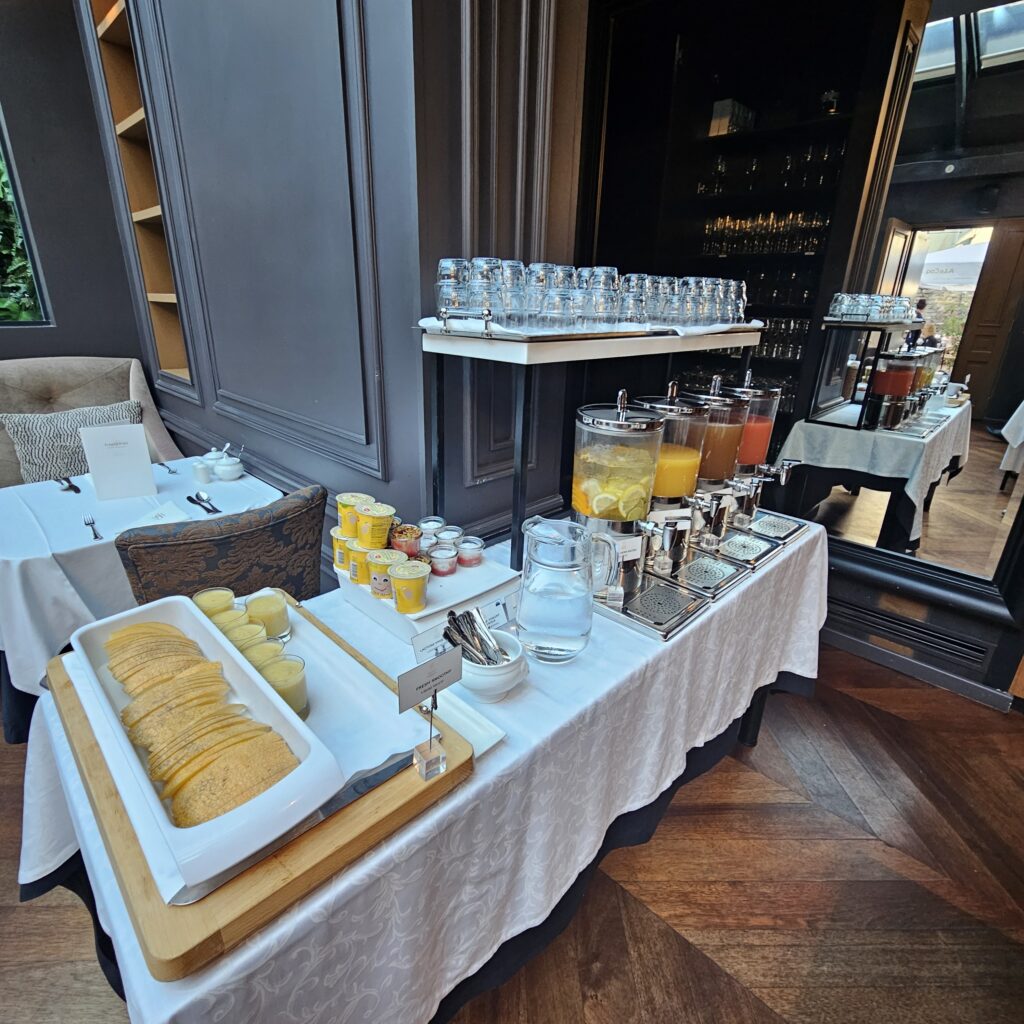 Hotel Telegraaf, Autograph Collection Restaurant Tchaikovsky Breakfast