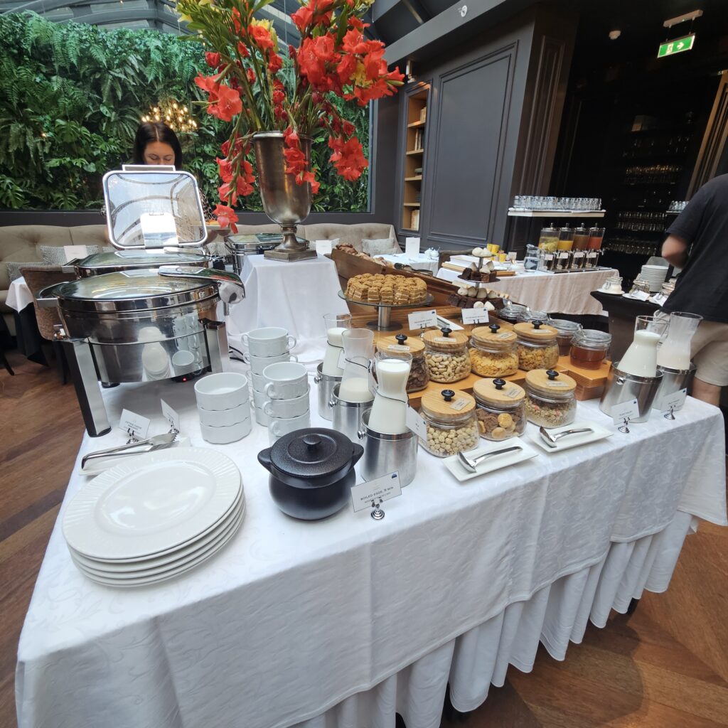 Hotel Telegraaf, Autograph Collection Restaurant Tchaikovsky Breakfast