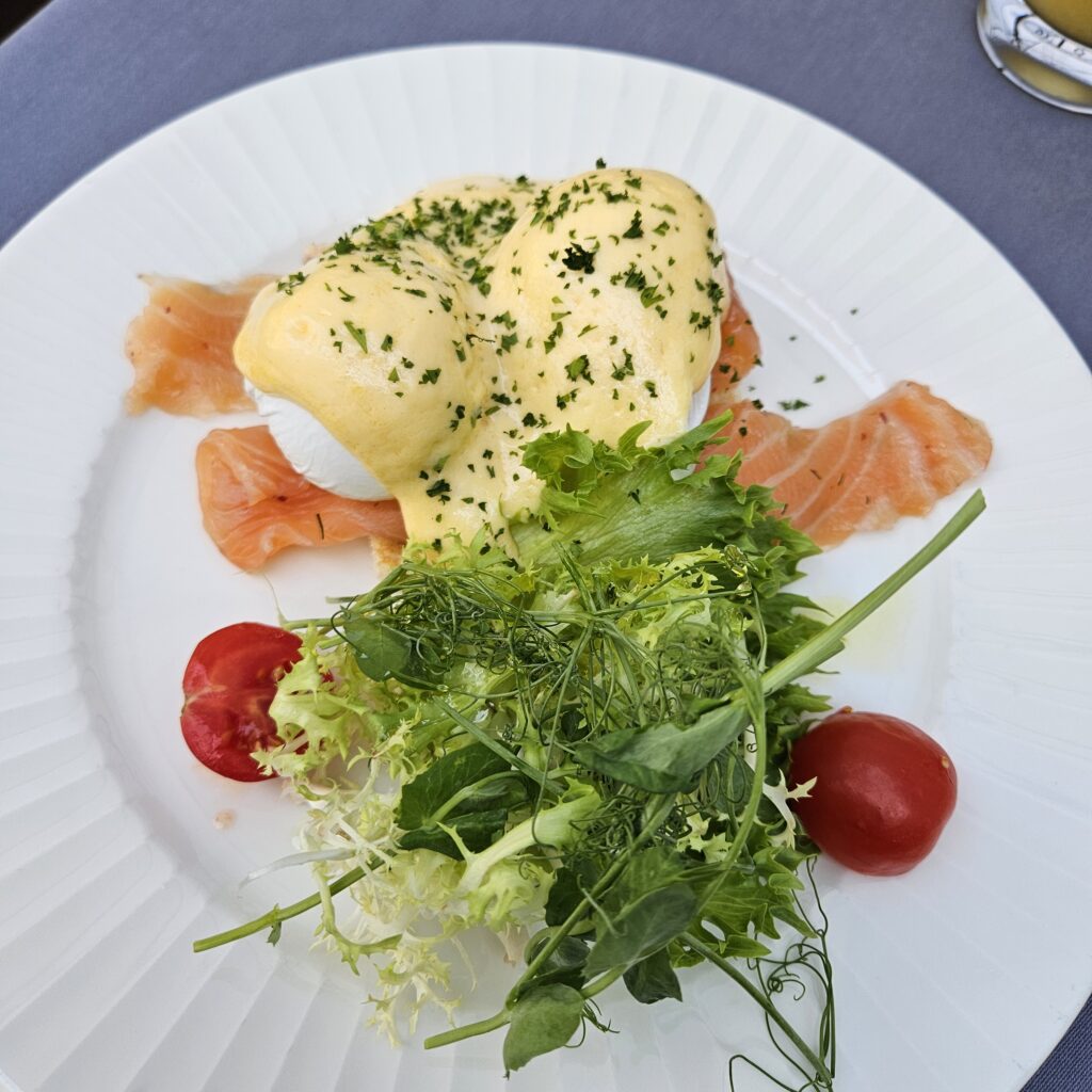 Hotel Telegraaf, Autograph Collection Restaurant Tchaikovsky Breakfast Eggs Royale