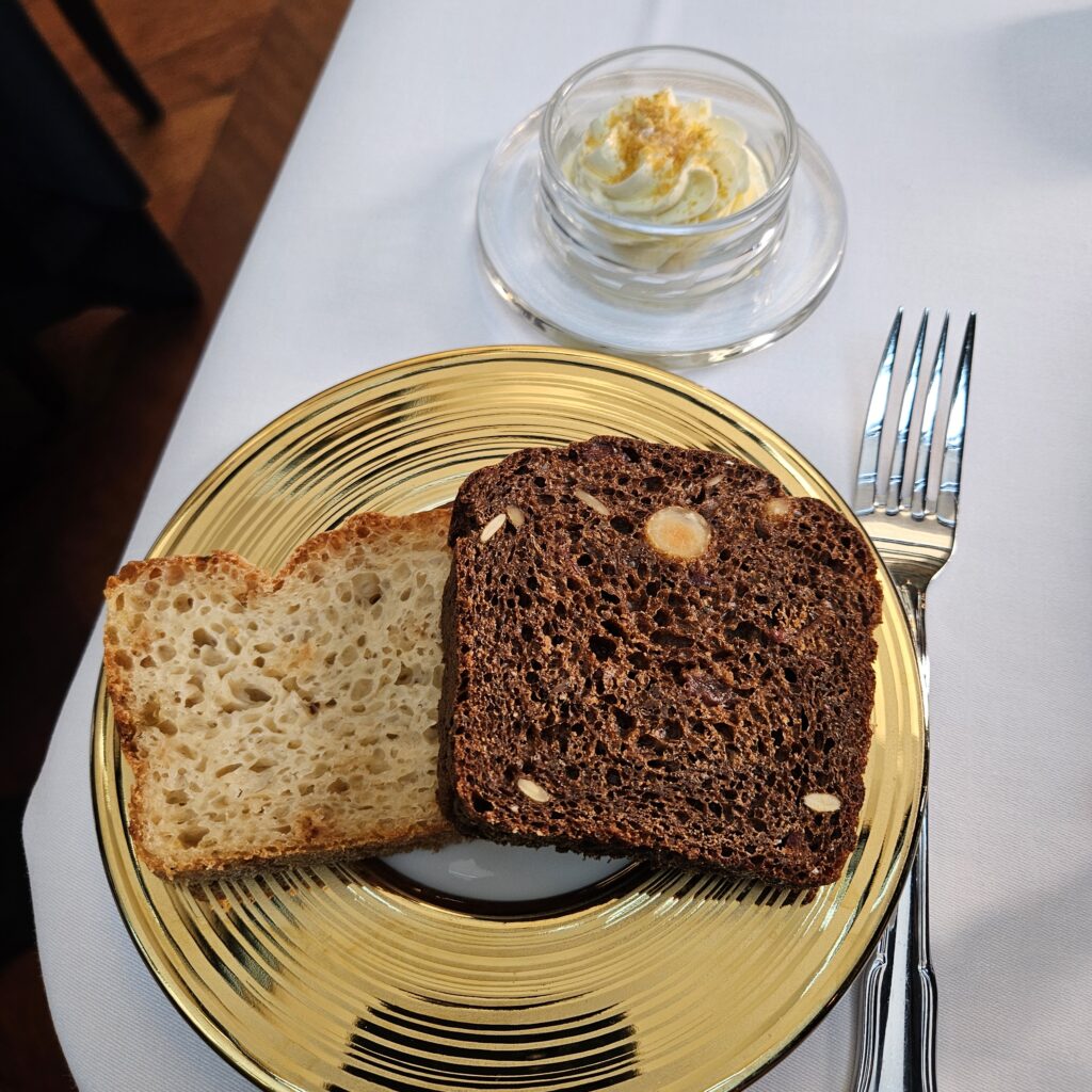 Hotel Telegraaf, Autograph Collection Restaurant Tchaikovsky Dinner Signature Menu Side Bread