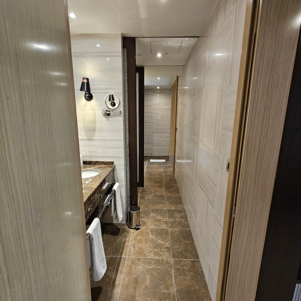 Skopje Marriott Executive Suite Bathroom Hall