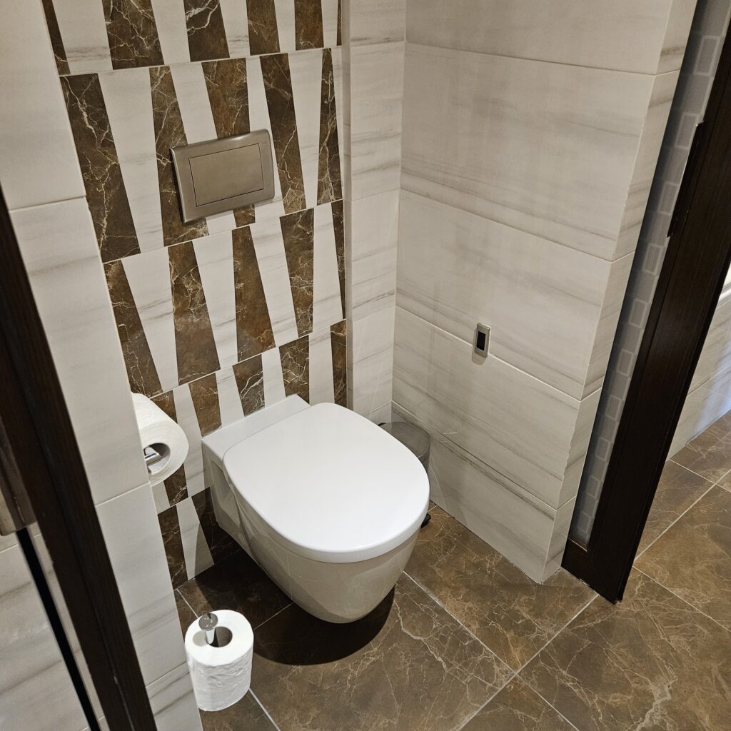 Skopje Marriott Executive Suite Toilet