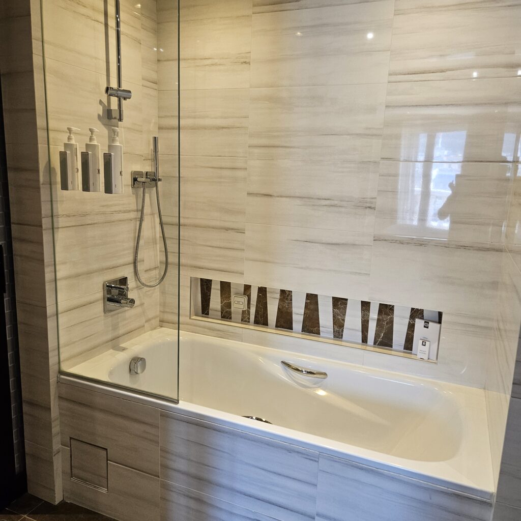 Skopje Marriott Executive Suite Bathtub