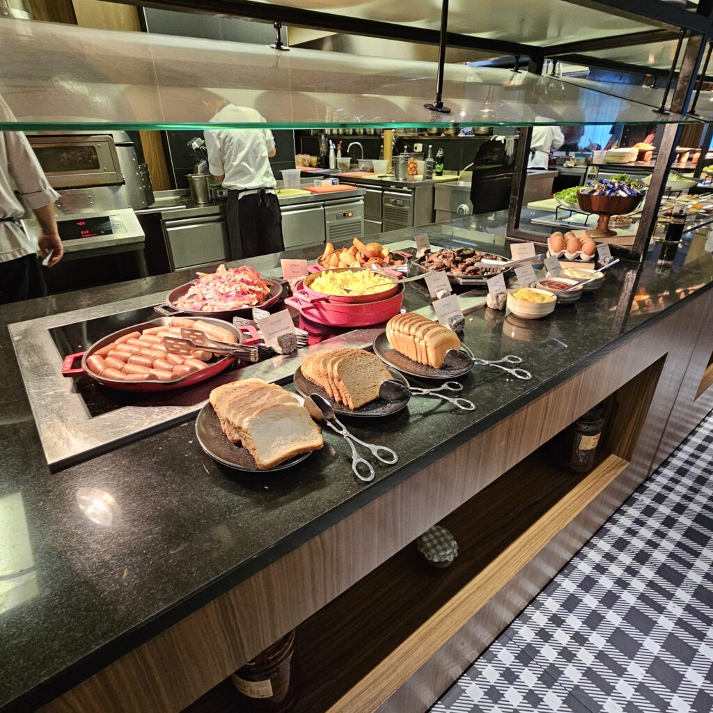 Skopje Marriott Distrikt Bar & Kitchen Breakfast