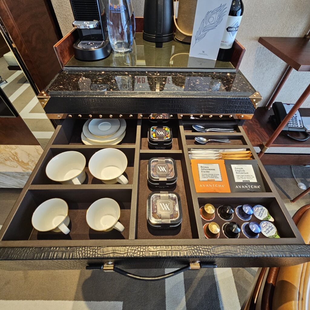 Waldorf Astoria Dubai International Financial Centre Premium Room Pantry