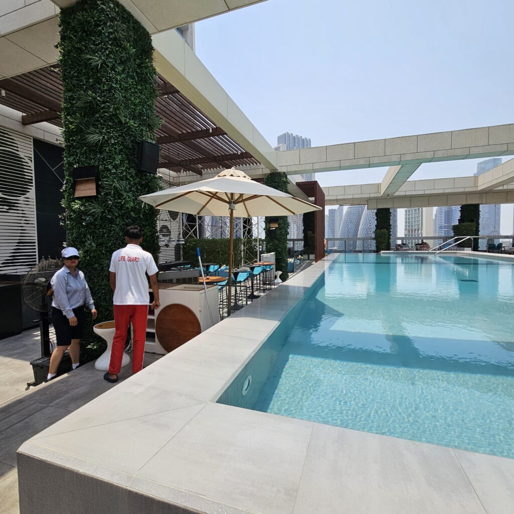Waldorf Astoria DIFC Pool