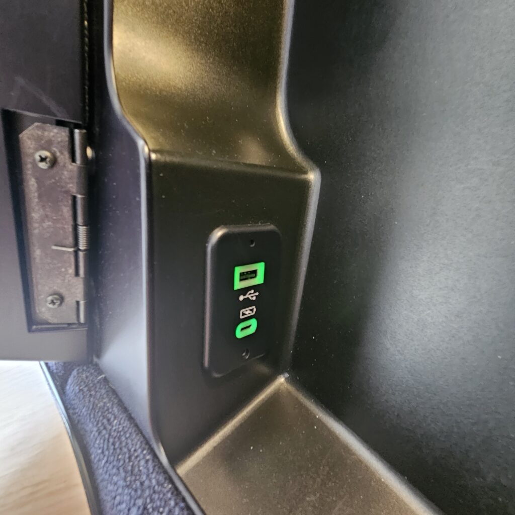 Review: Finnair Airbus A350-900 Business Class (DFW-HEL) 10 Finnair Airbus A350-900 Business Class Headset Compartment USB Sockets