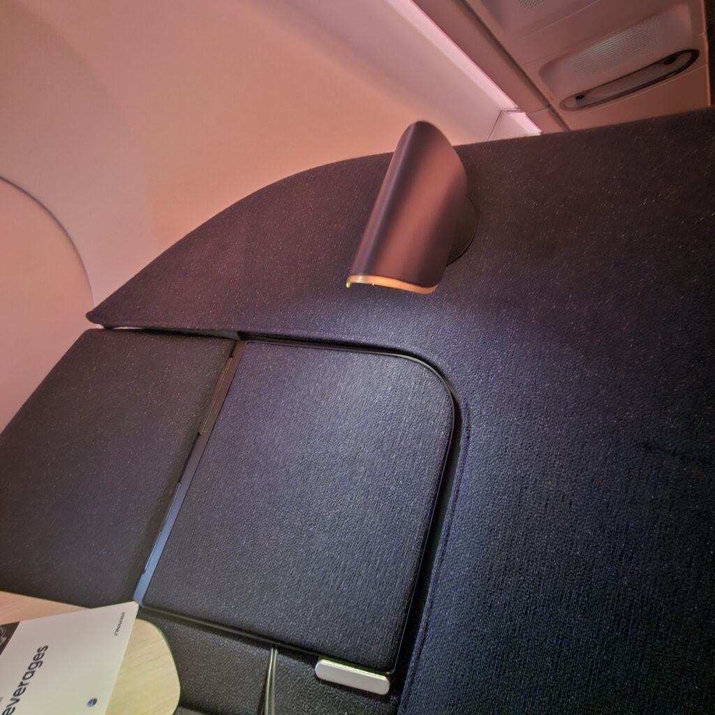 Review: Finnair Airbus A350-900 Business Class (DFW-HEL) 11 Finnair Airbus A350-900 Business Class Reading Light