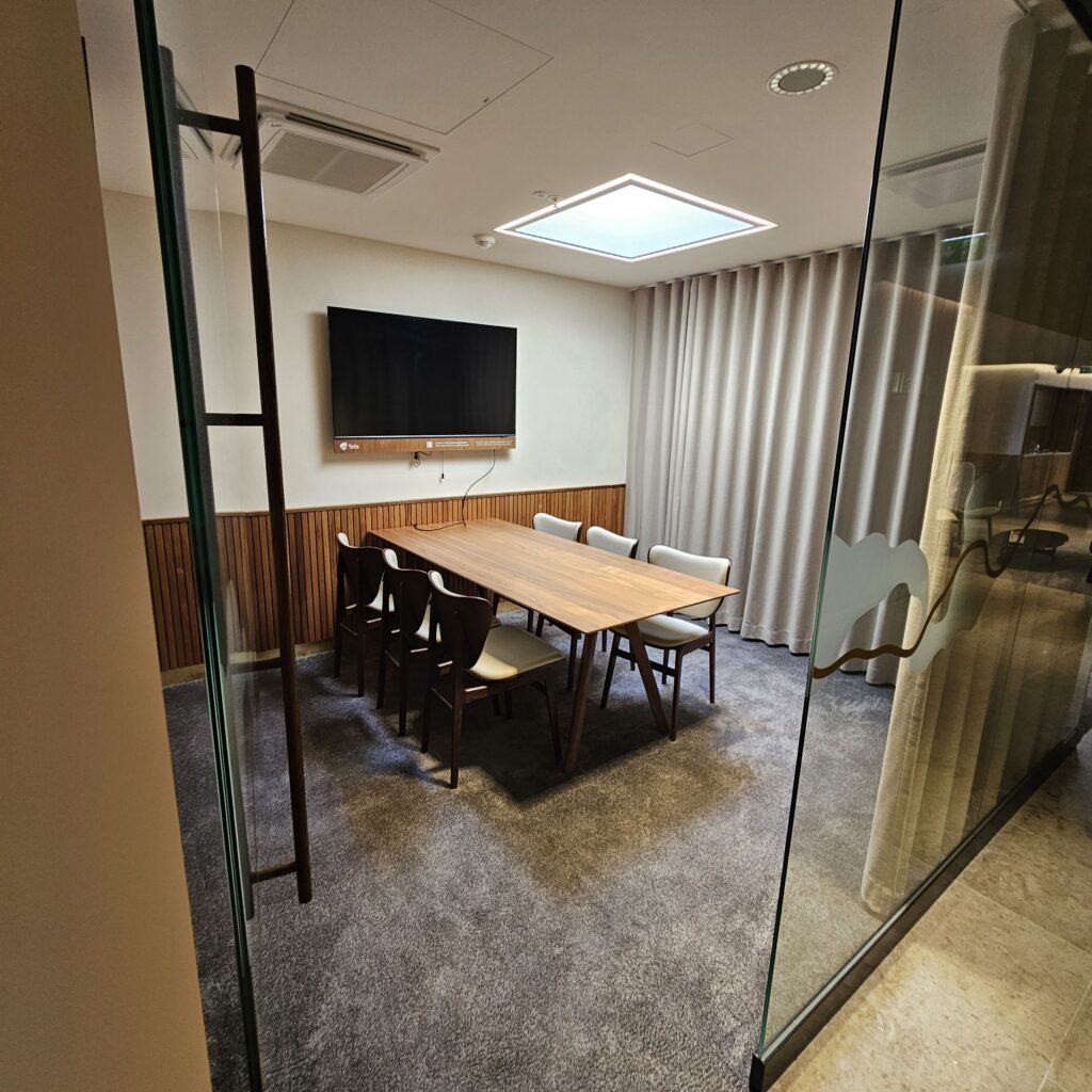 TLL LHV Lounge Meeting Room