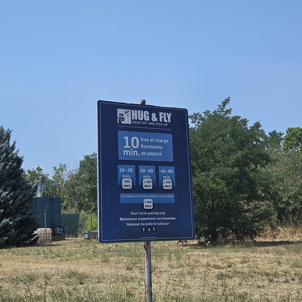 SKP Drop-Off Zone "Hug & Fly" Sign