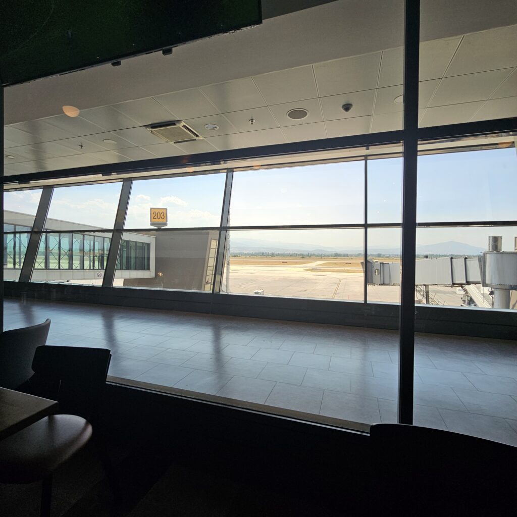 Primeclass Lounge SKP Runway View