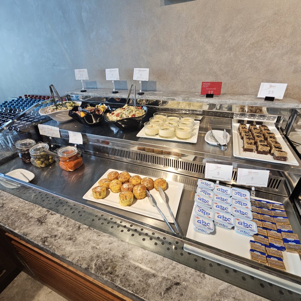 Primeclass Lounge SKP Small Bites