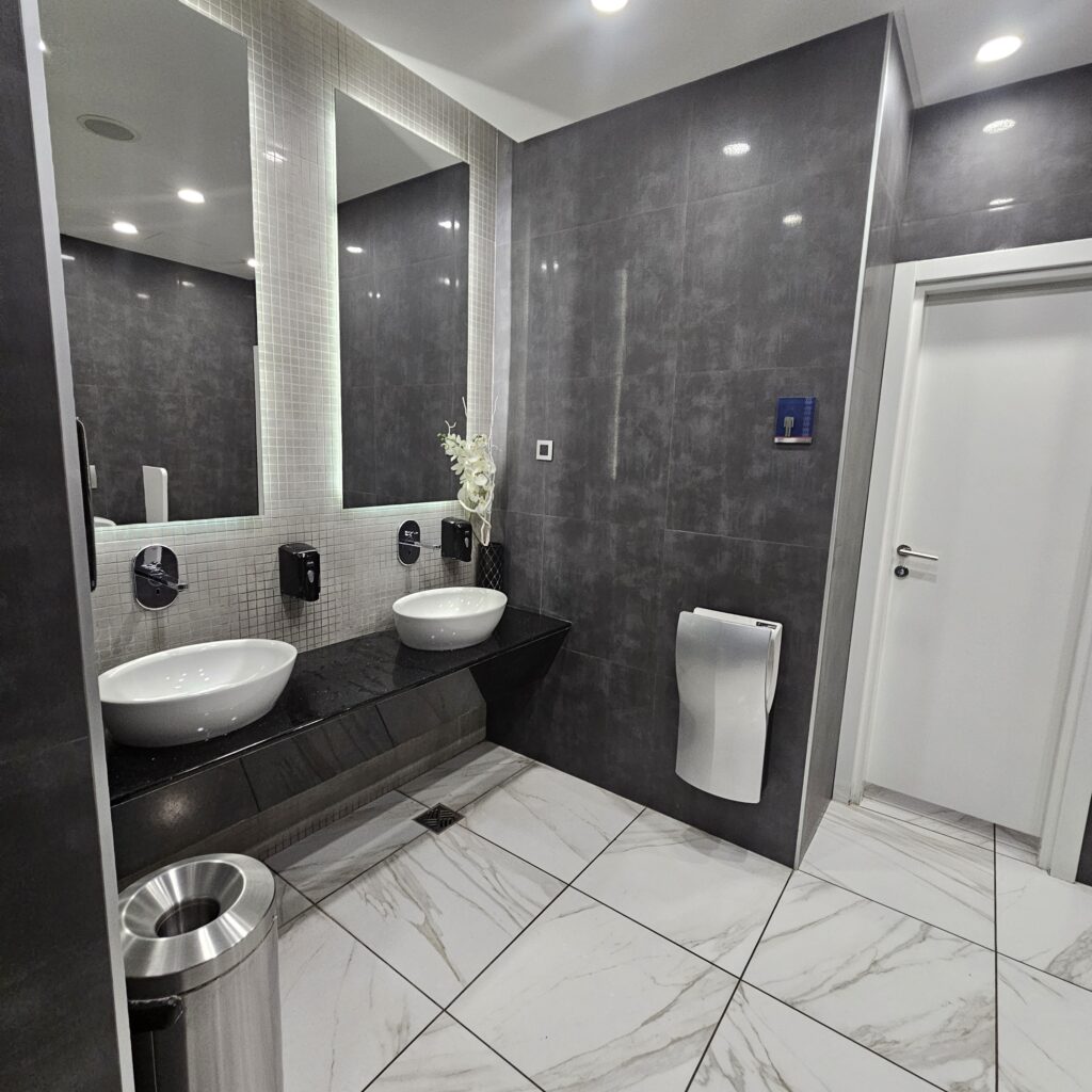 Air Serbia Premium Lounge BEG Bathroom
