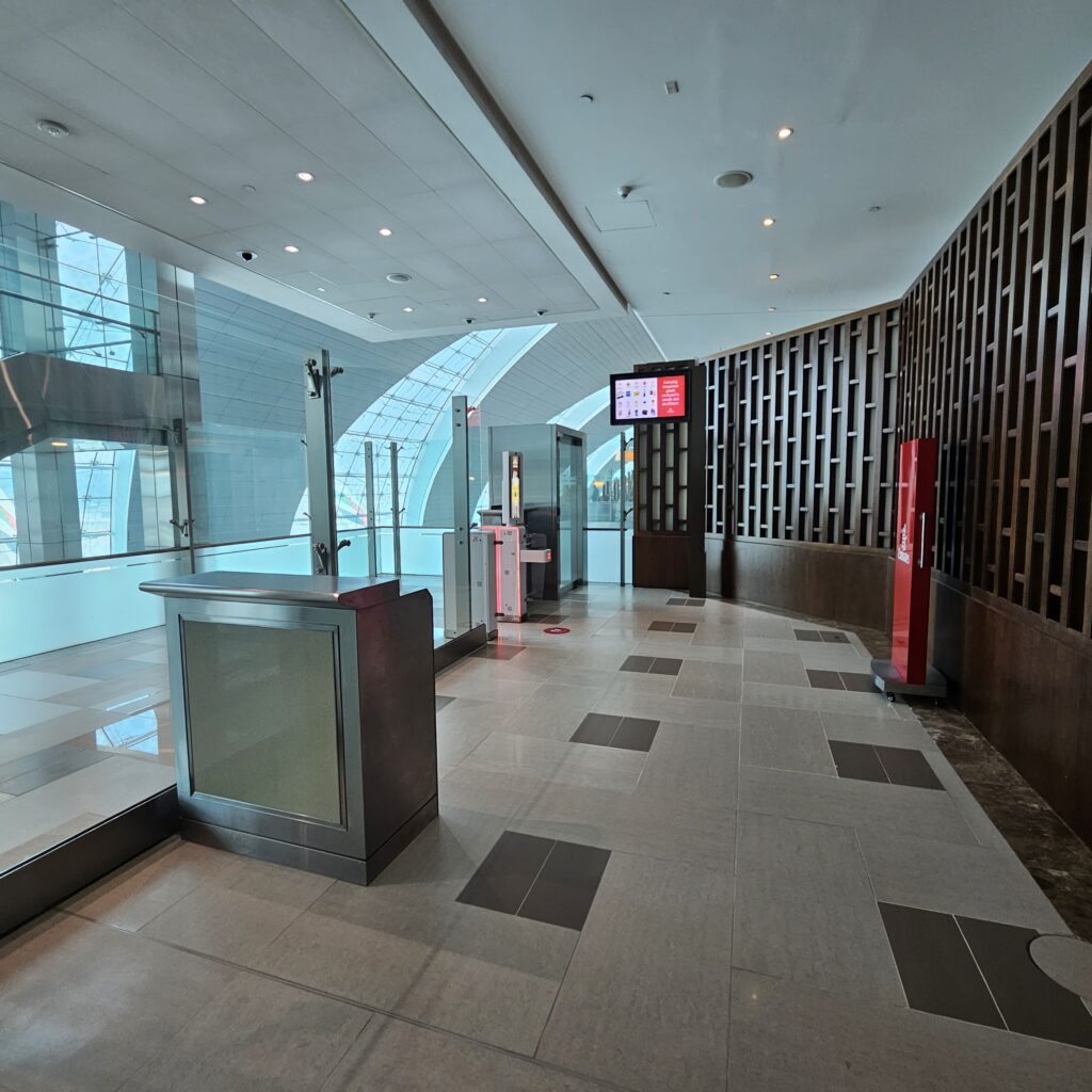 Review: Emirates Airbus A380-800 First Class (DXB-IAH) 4 Emirates First Class Boarding DXB