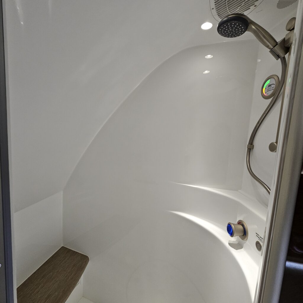 Review: Emirates Airbus A380-800 First Class (DXB-IAH) 41 Emirates Airbus A380-800 First Class Shower
