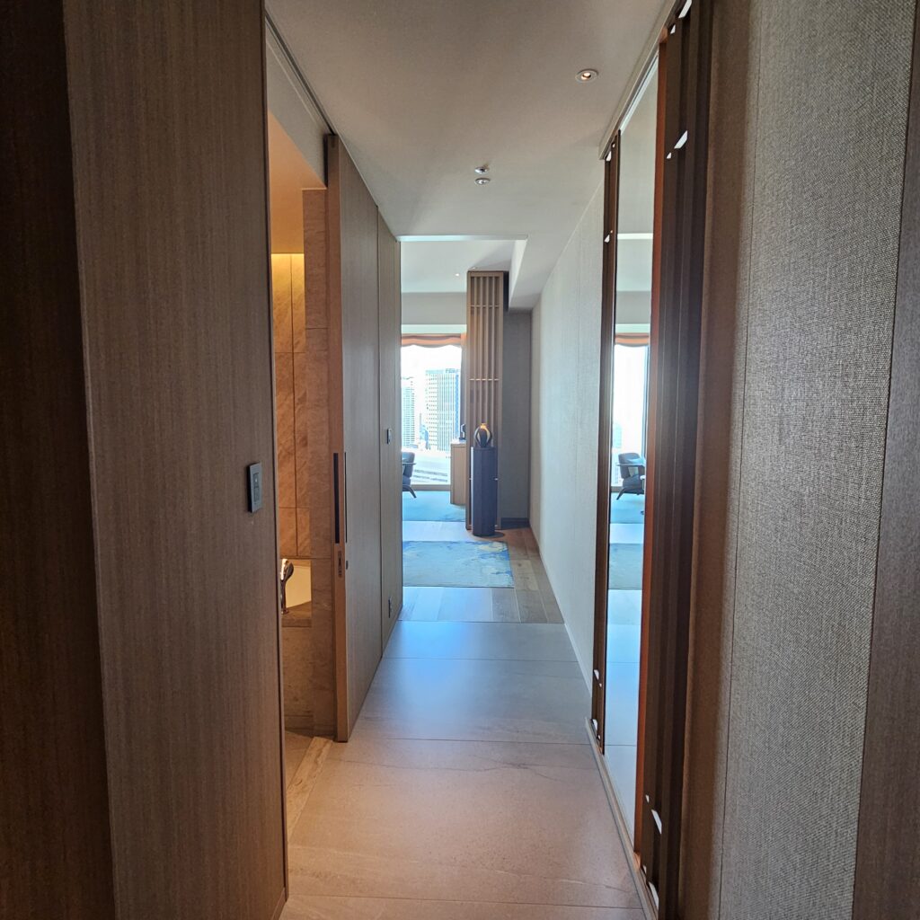 Waldorf Astoria Osaka Premier Room Foyer