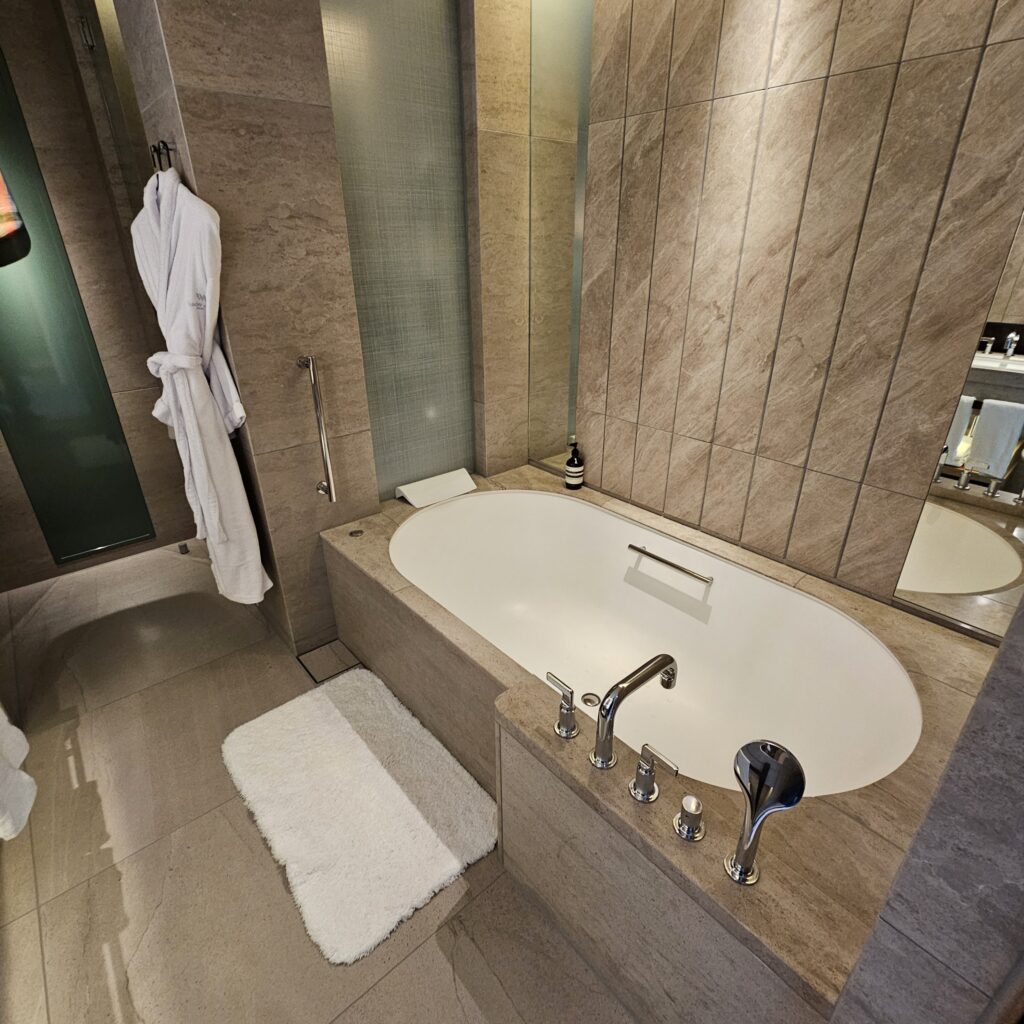 Waldorf Astoria Osaka Premier Room Bathtub