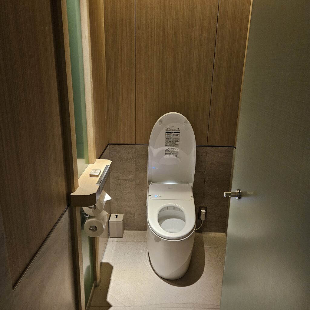 Waldorf Astoria Osaka Premier Room Toilet