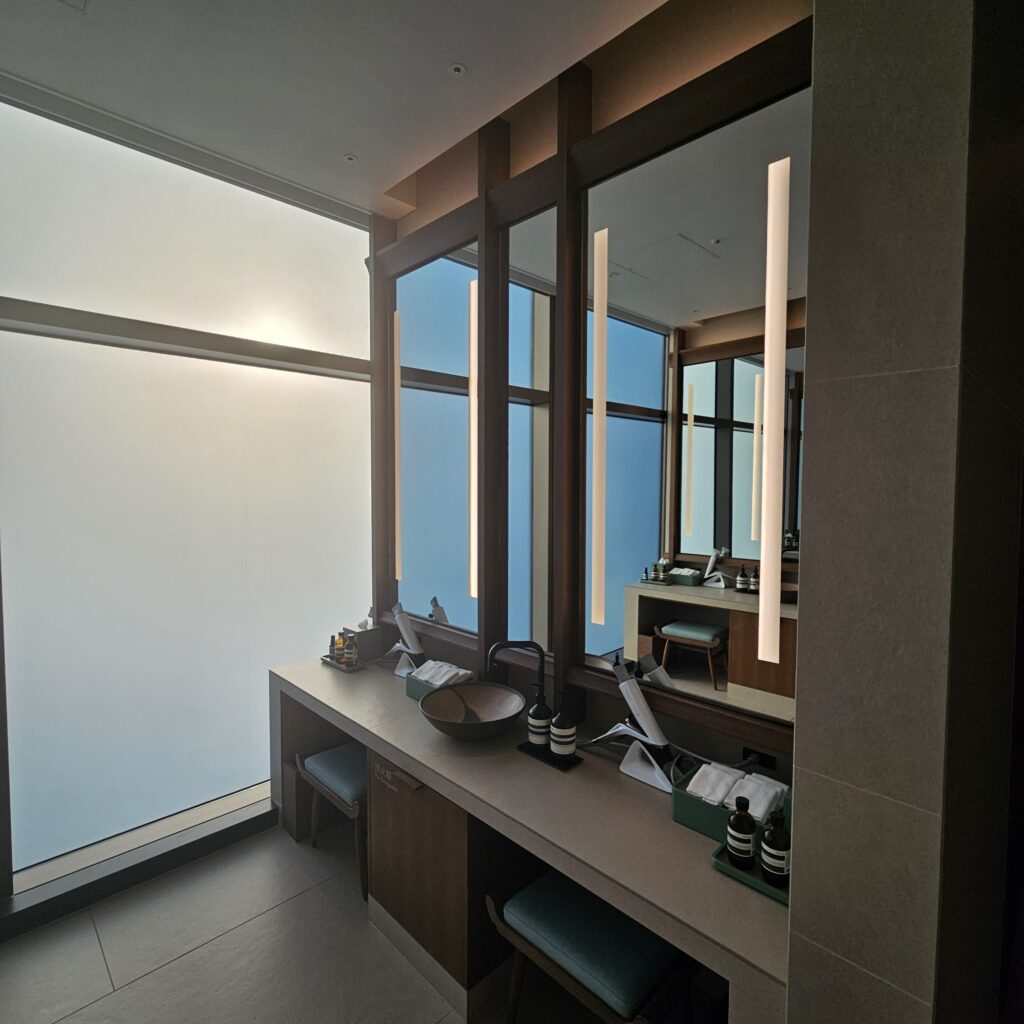 Waldorf Astoria Osaka Locker Room