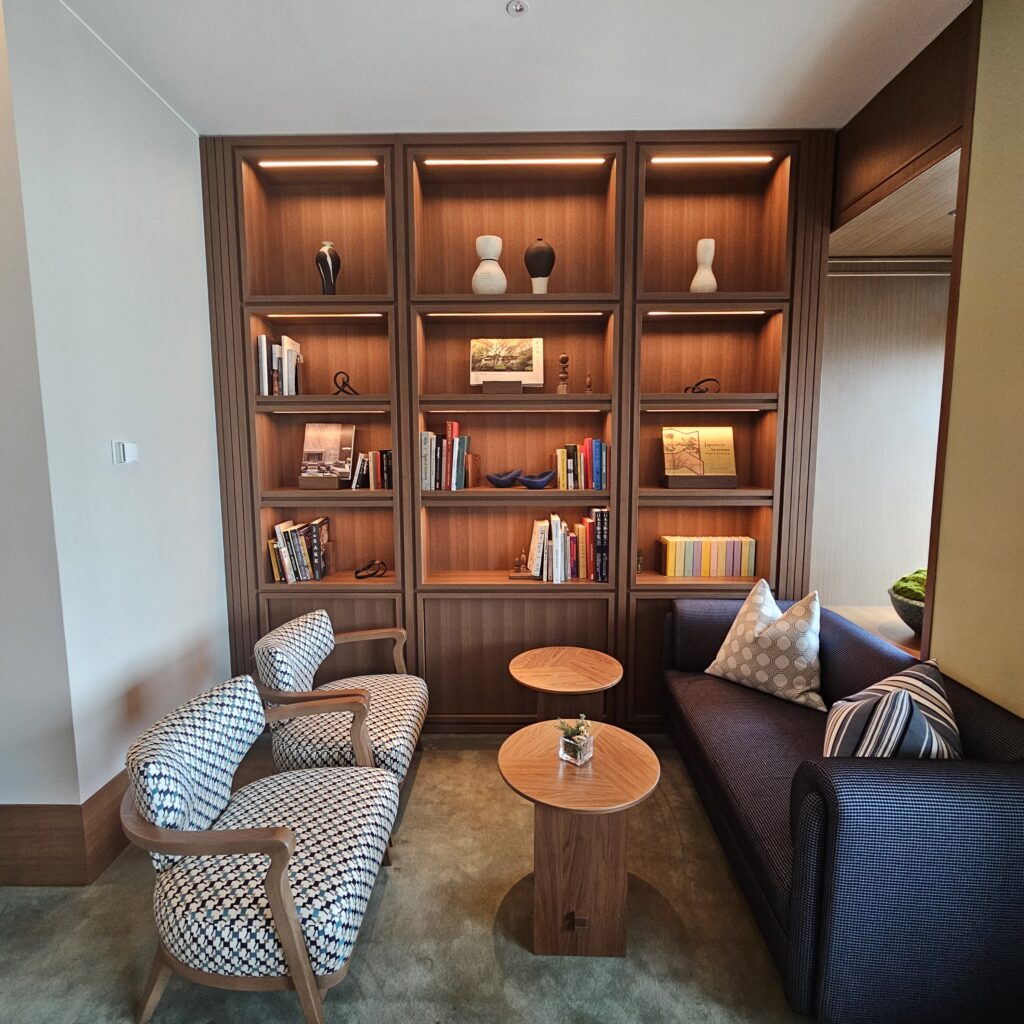 Waldorf Astoria Osaka Library