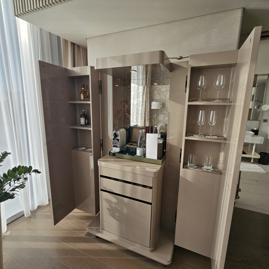 St. Regis Belgrade Junior Suite Bar