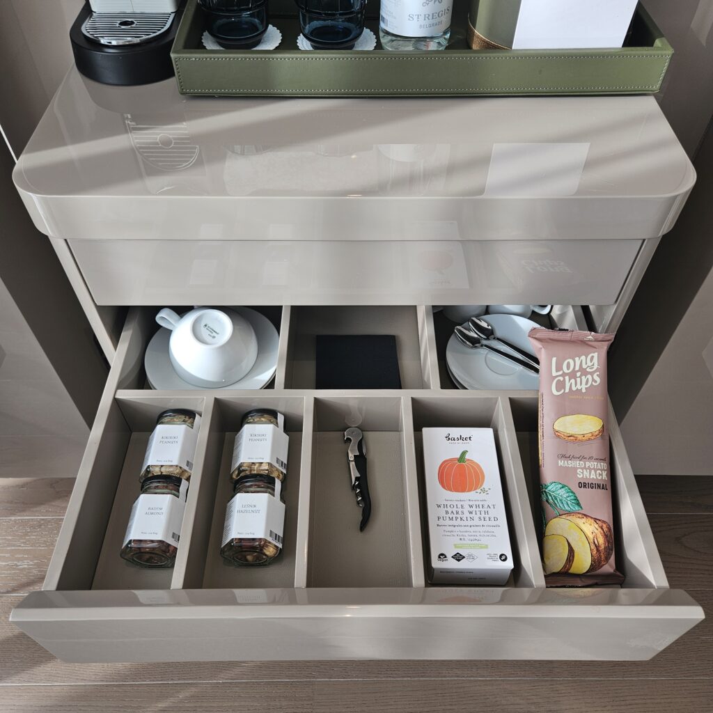 St. Regis Belgrade Junior Suite Bar