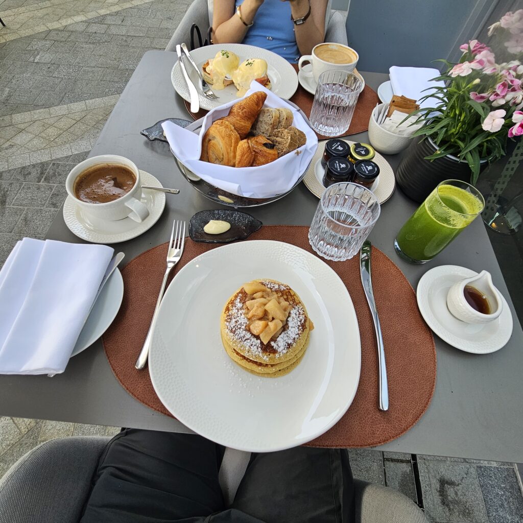 St. Regis Belgrade Savant Restaurant Breakfast