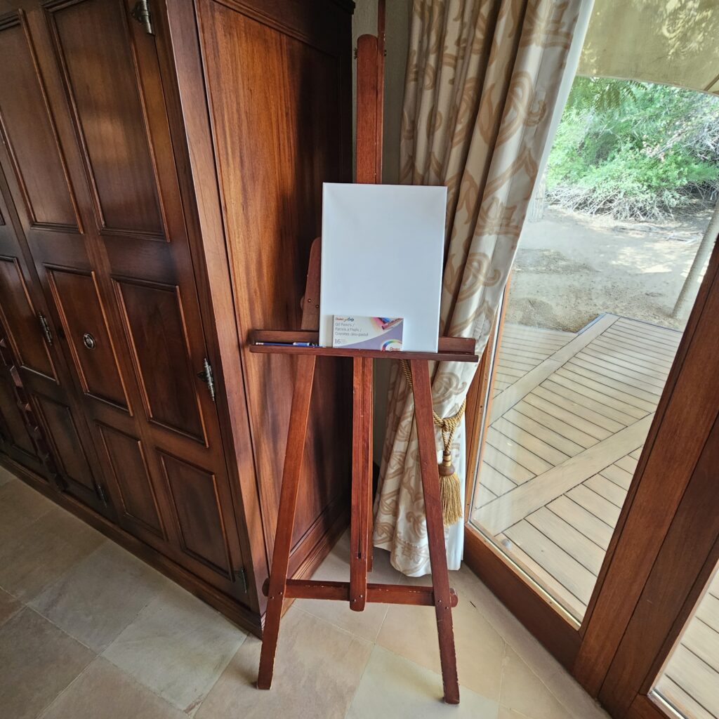 Al Maha Desert Resort Bedouin Suite Easel