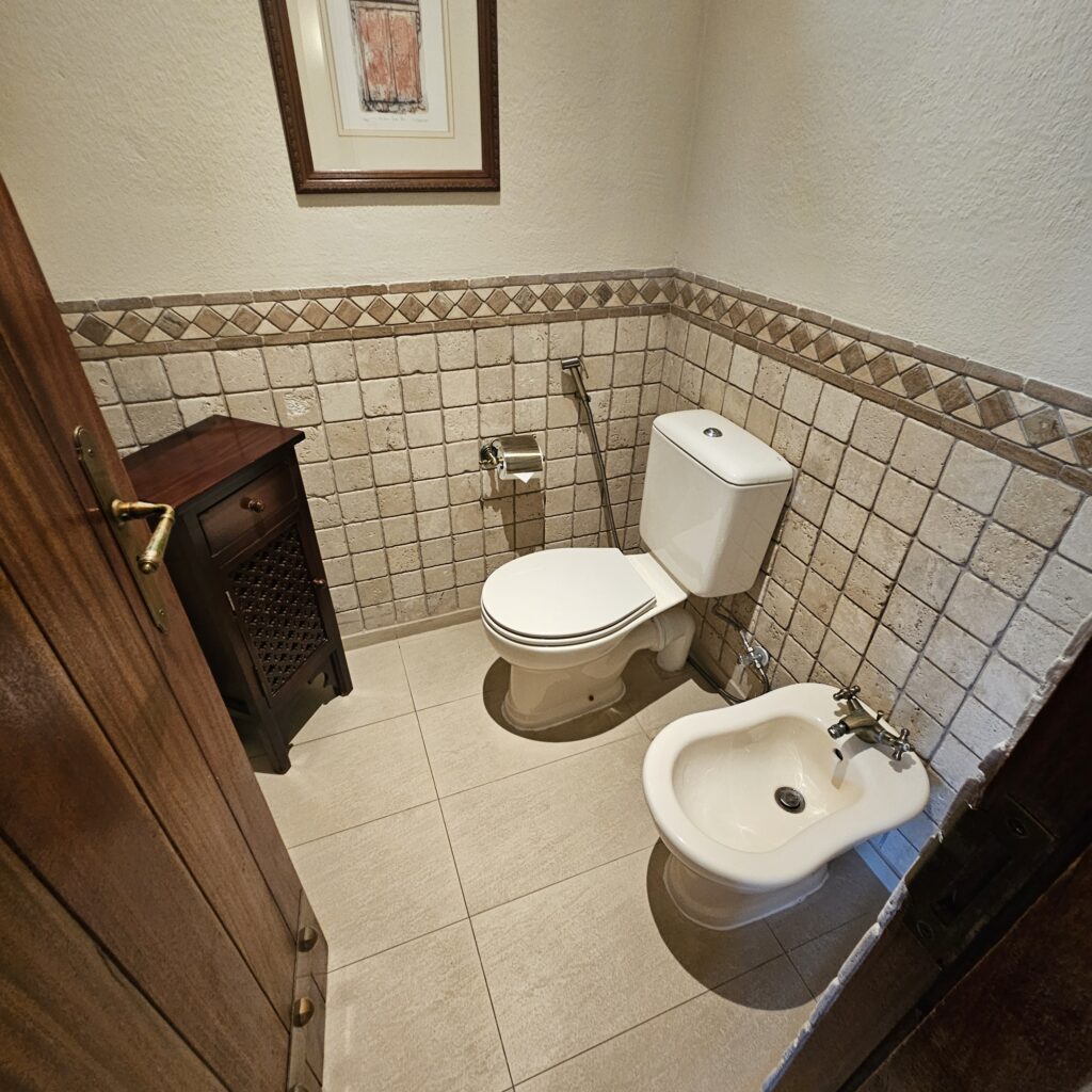 Al Maha Desert Resort Bedouin Suite Toilet Room