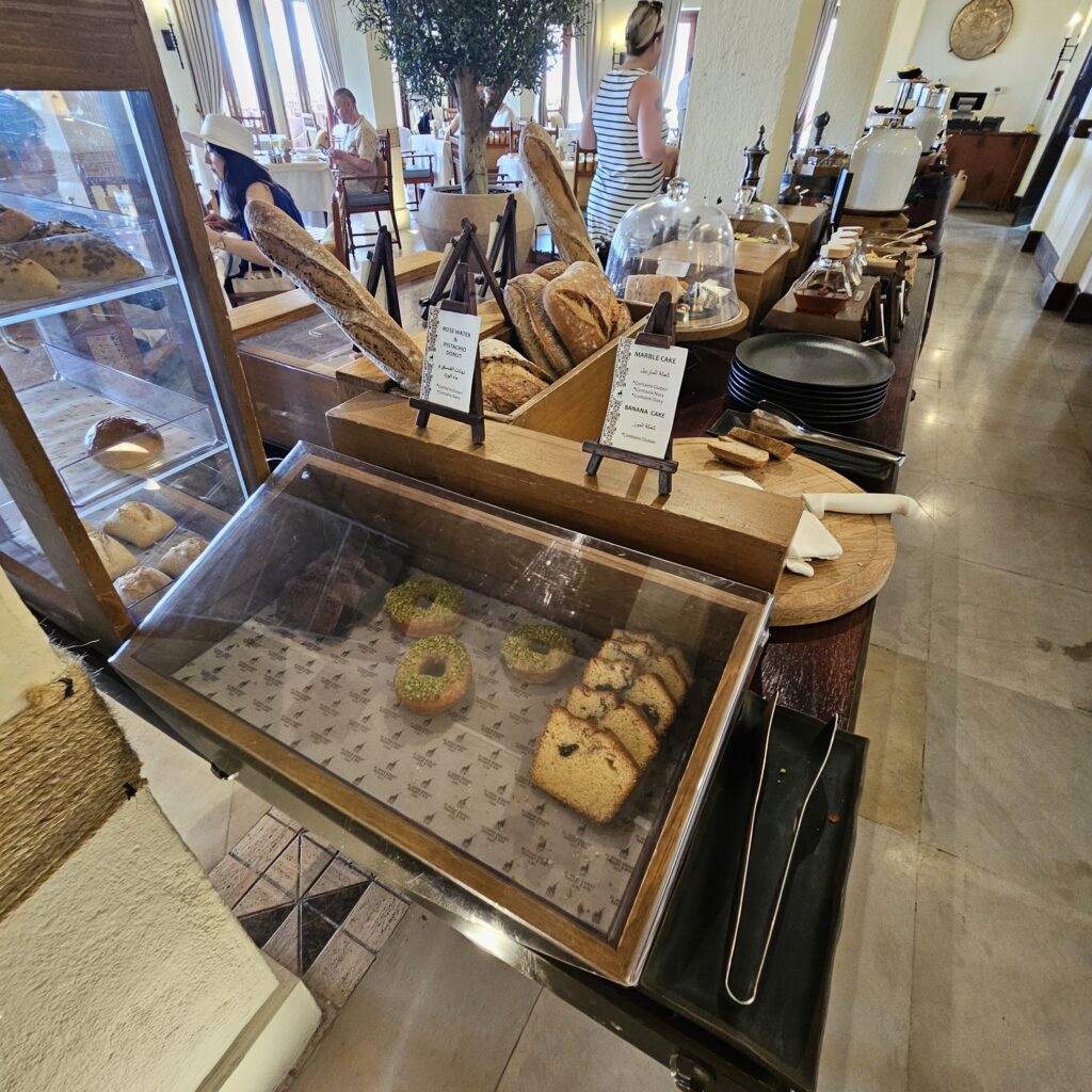 Al Maha Desert Resort Al Diwaan Breakfast